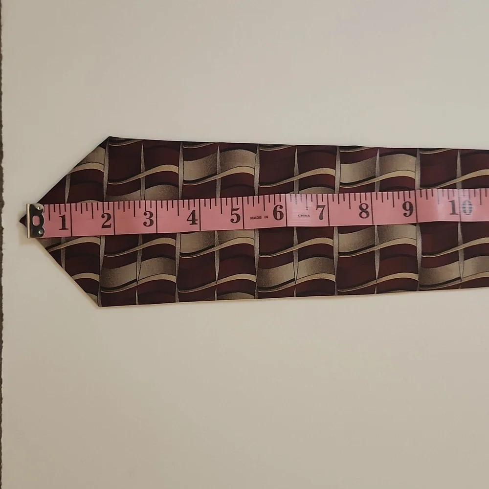 Stafford Men's Burgandy and Gold Silk Necktie